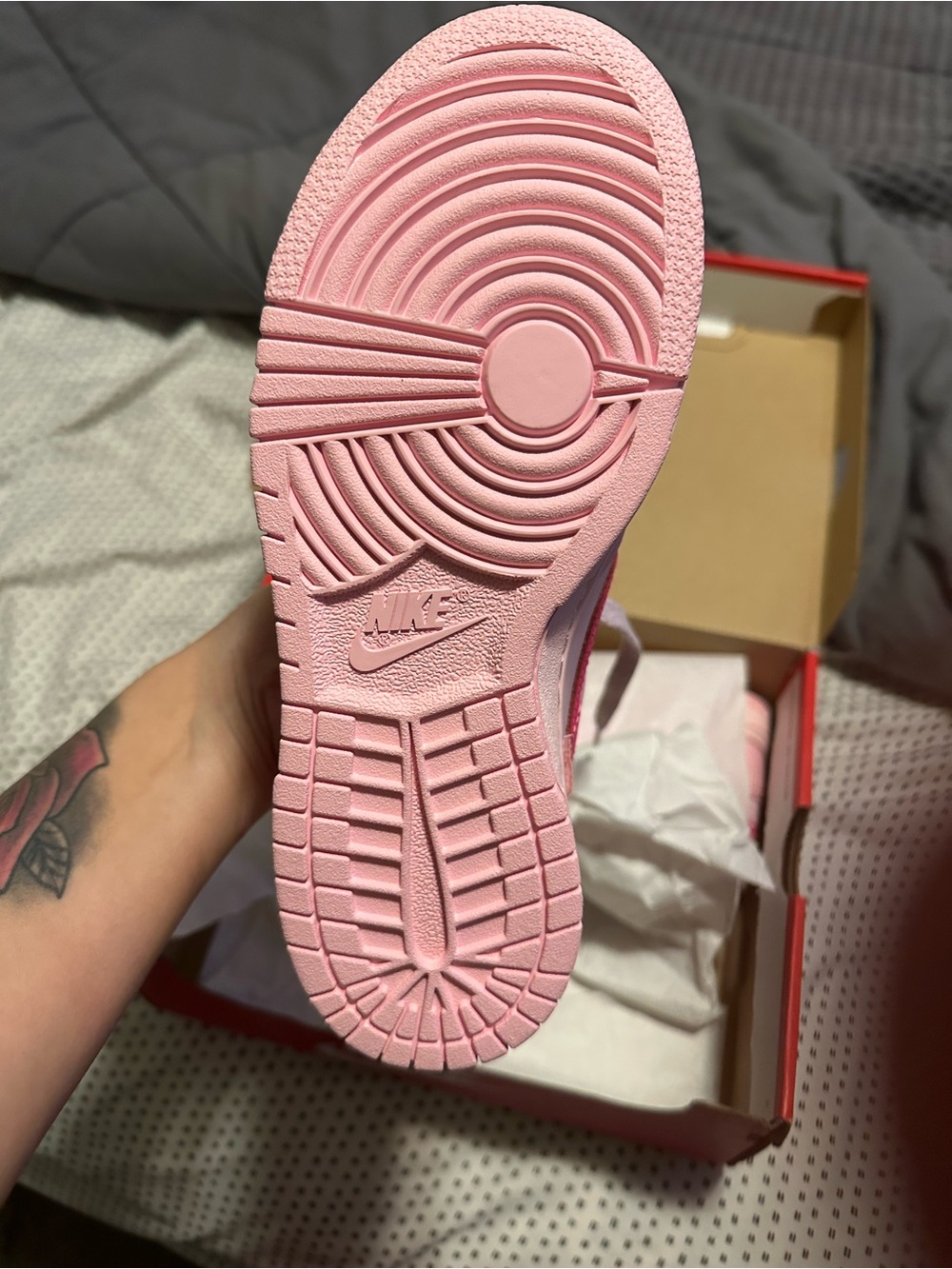 Label on Shoe Box - Picture 3 of 4
